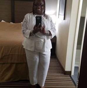 Meet your Posher, Liz